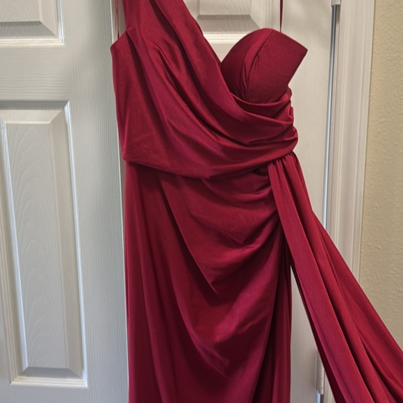 Bridal Babes Sasha gown size 4 burgundy - Picture 2 of 3